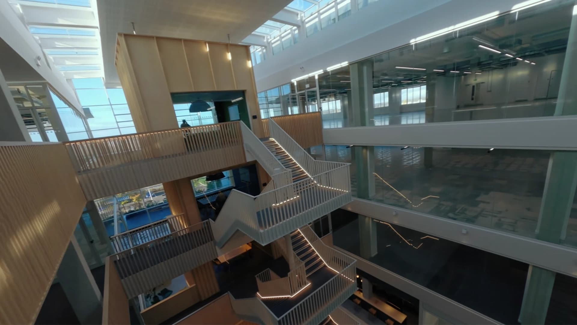 Seamless, single-take fly-throughs that navigate complex indoor and outdoor spaces to provide an immersive, guided exploration of your brand or venue.